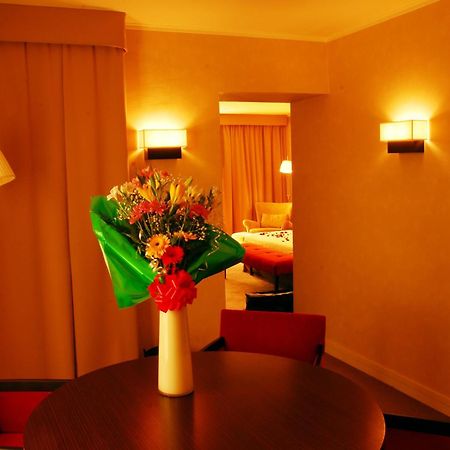 Howard Johnson Plaza Resort & Casino Mayorazgo Parana Phòng bức ảnh A suite at the hotel