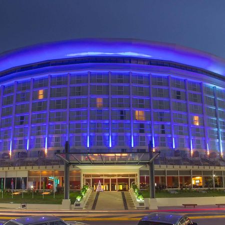 Howard Johnson Plaza Resort & Casino Mayorazgo Parana Ngoại thất bức ảnh The 10000-seat, 1967-built Houston Civic Center was the home of the Houston Rockets from 1975 to 1990.