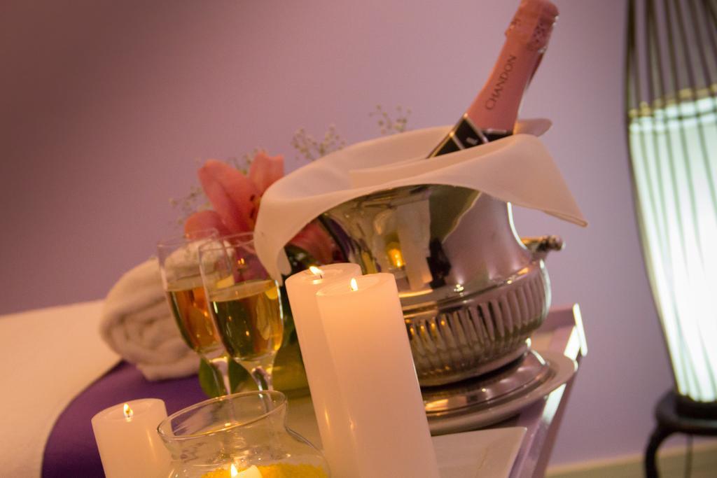 Howard Johnson Plaza Resort & Casino Mayorazgo Parana Ngoại thất bức ảnh Champagne in a cooler
