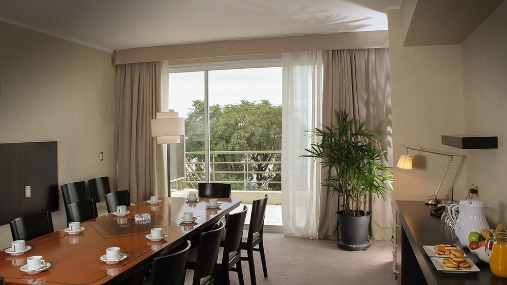 Howard Johnson Plaza Resort & Casino Mayorazgo Parana Ngoại thất bức ảnh A suite at the InterContinental