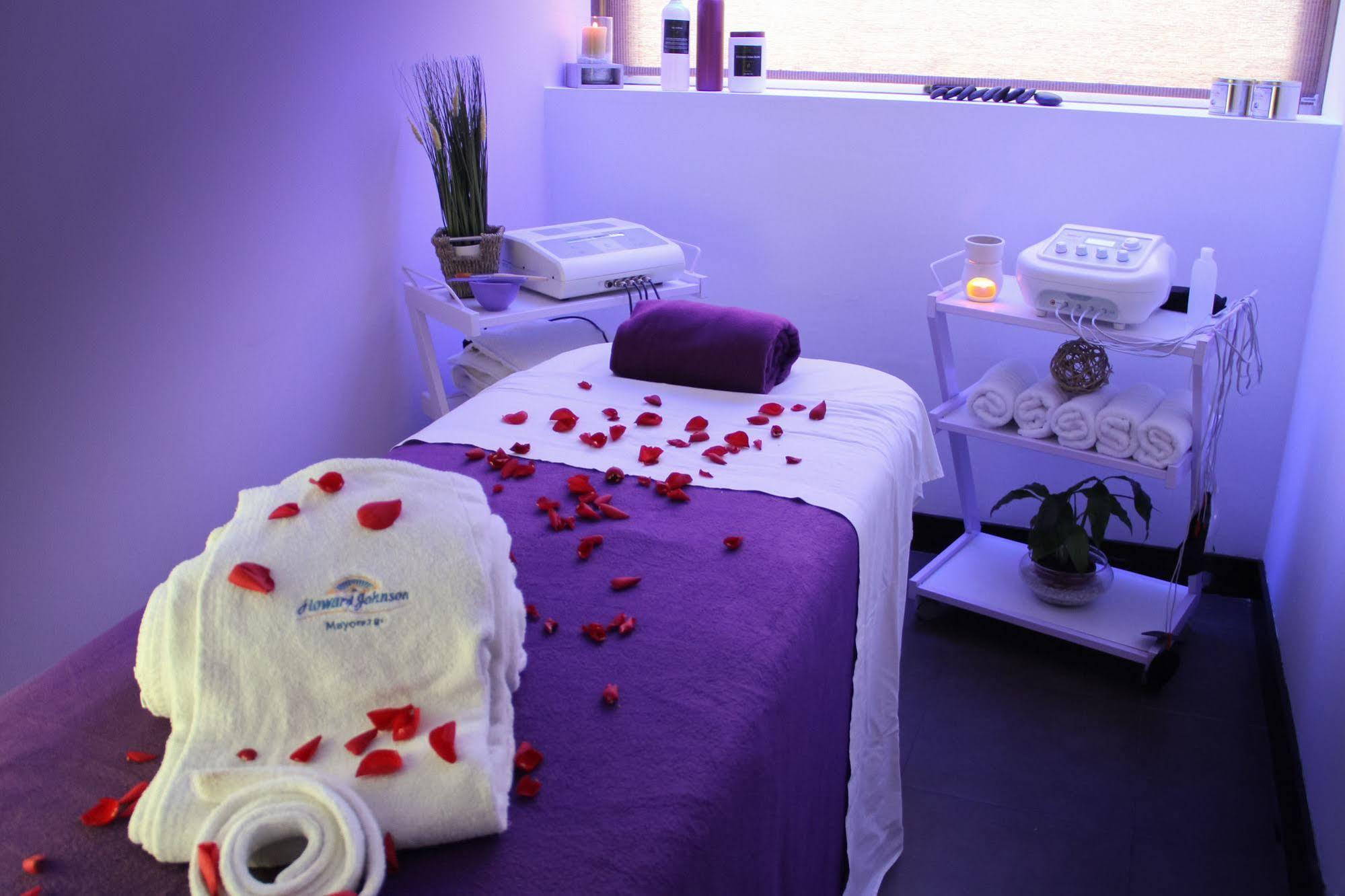 Howard Johnson Plaza Resort & Casino Mayorazgo Parana Ngoại thất bức ảnh A treatment room at a spa