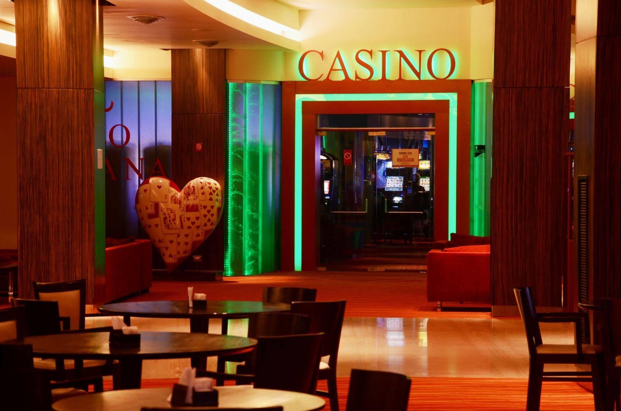 Howard Johnson Plaza Resort & Casino Mayorazgo Parana Ngoại thất bức ảnh Casino